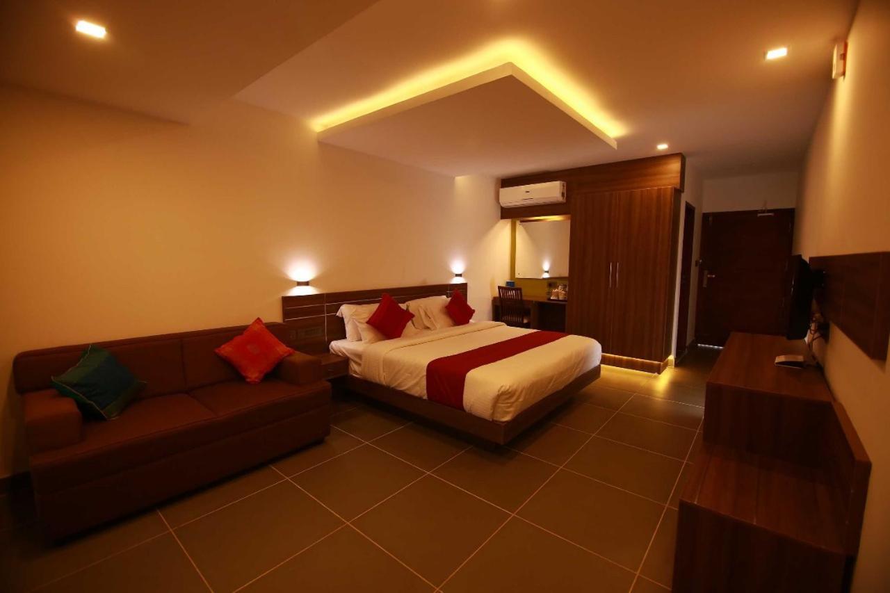 Silver Storm Resort Athirappilly Esterno foto
