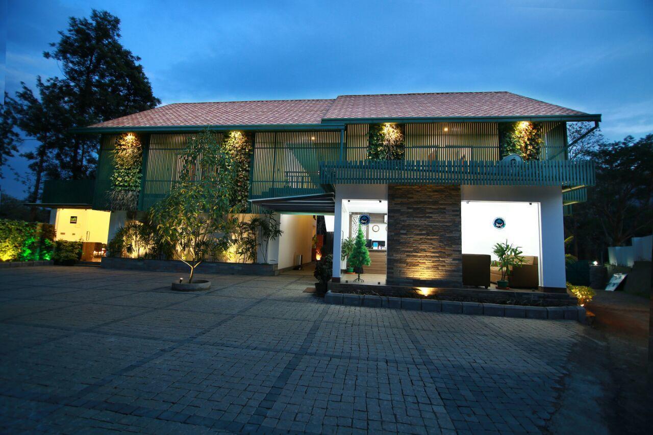 Silver Storm Resort Athirappilly Esterno foto