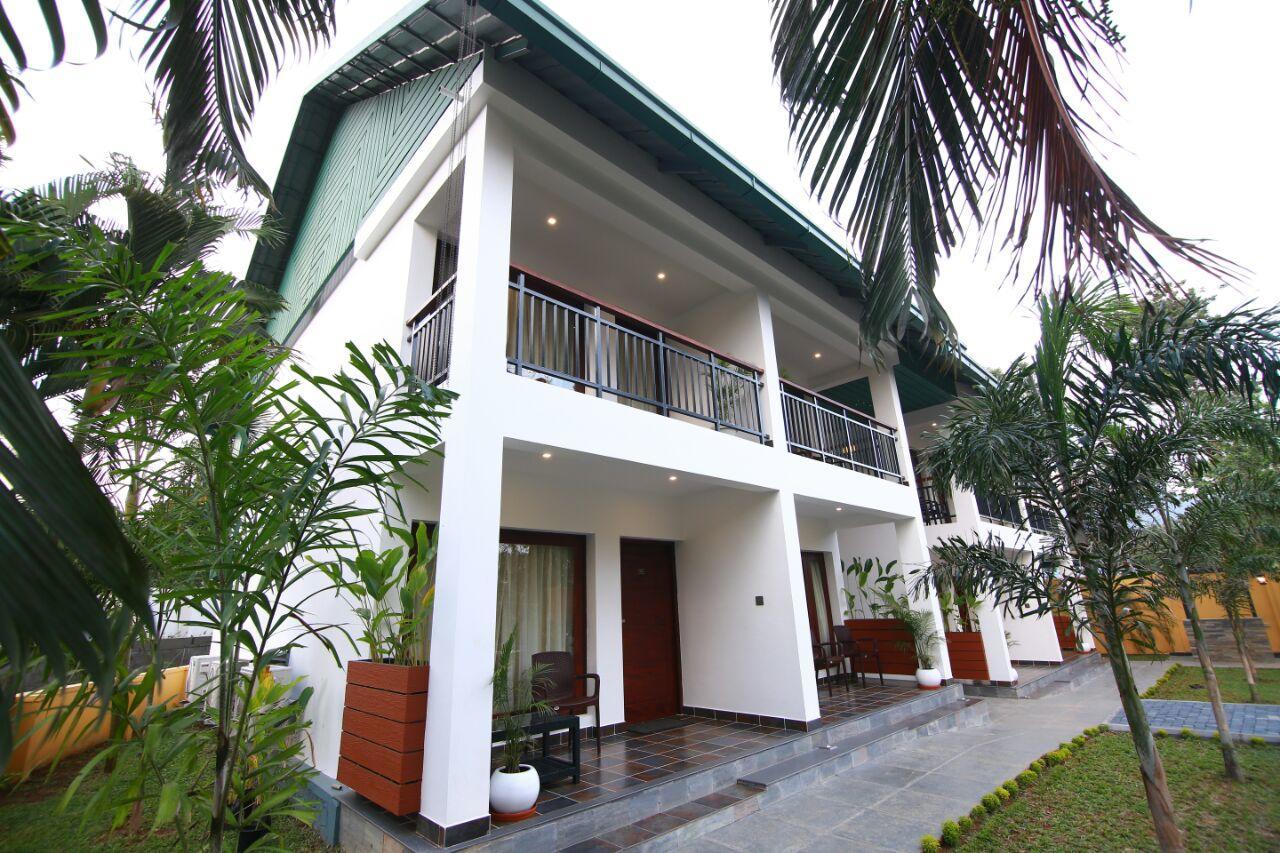 Silver Storm Resort Athirappilly Esterno foto