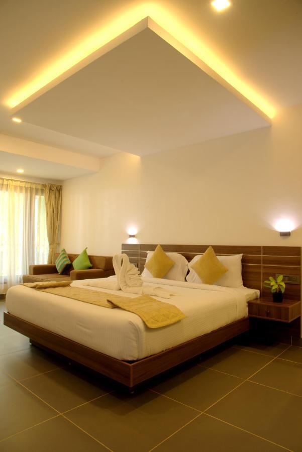 Silver Storm Resort Athirappilly Esterno foto